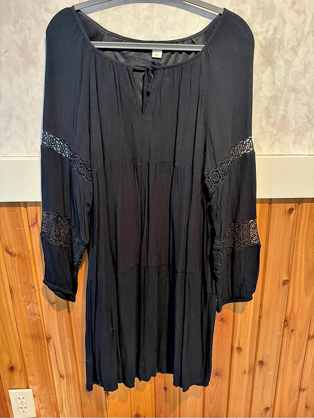 Old Navy Black Lace Sleeve Mini Dress Size Large Like New